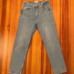 Zara straight leg jeans - Size 6